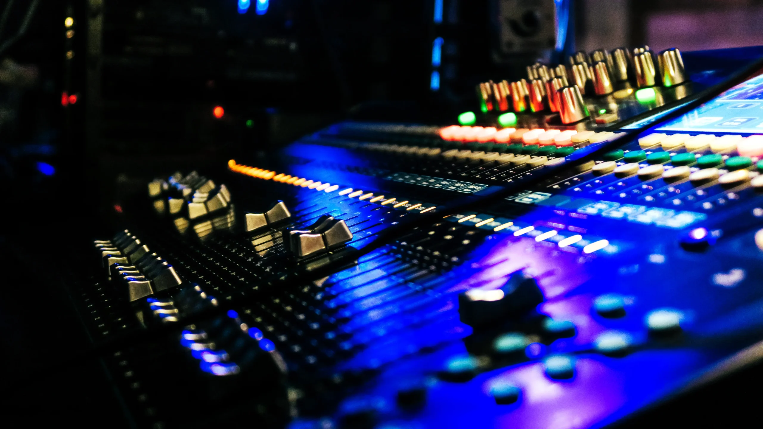 AUDIO MIXING ROOM R-TECH STUDIO_